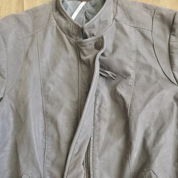Free People Gray Faux Vegan Leather Zip Up Moto Jacket Women Sz 10 - Picture 3 of 16